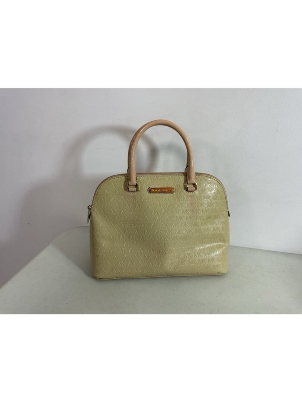 Michael Kors Satchel Cindy LG Dome Handbag Purse - Picture 4 of 8